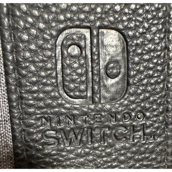 Nintendo Black and Red Carrying Case - Picture 2 of 11